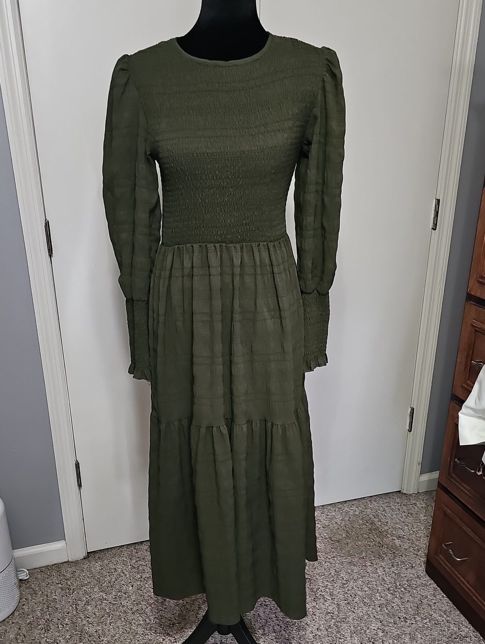 Women's Olive Green Long Sleeve Tiered Maxi Dress Sz M~ 45in' Long 🖤